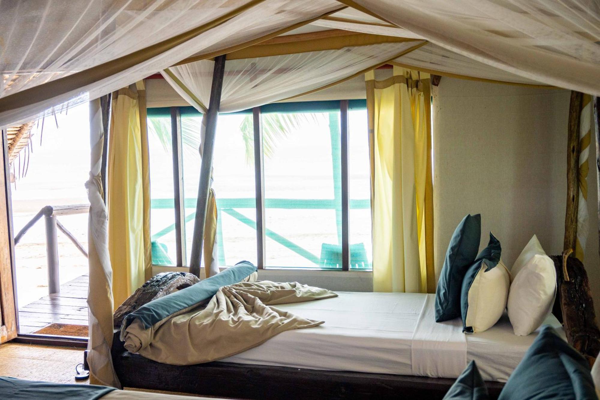 Simply Saadani Camp, A Tent With A View Safaris Mkwaja エクステリア 写真
