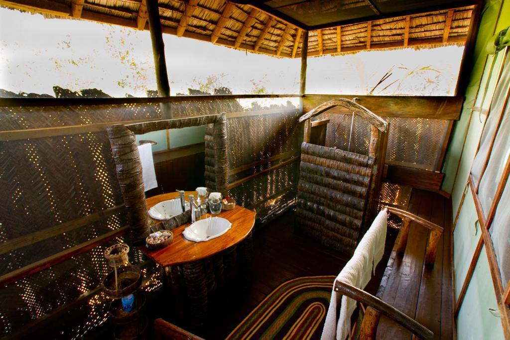 Simply Saadani Camp, A Tent With A View Safaris Mkwaja エクステリア 写真